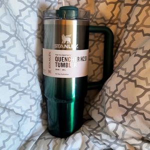 Stanley Adventure Quencher H2.0 Flowstate 30 oz Tumbler - Pine Gradient Ombre